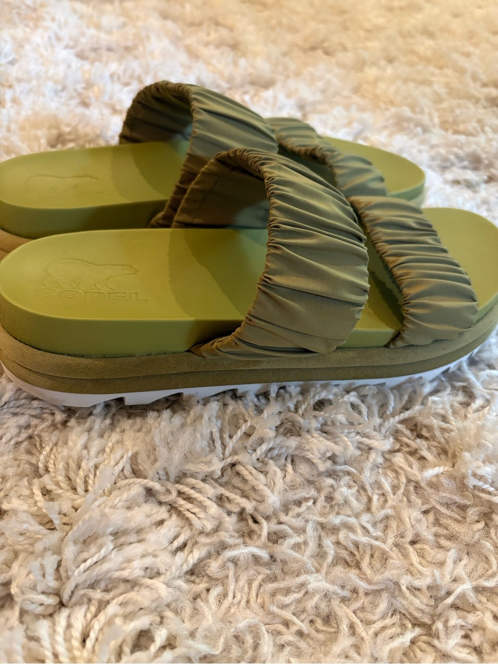 Sorel Olive Green Padded Slide Sandals Womens size 10